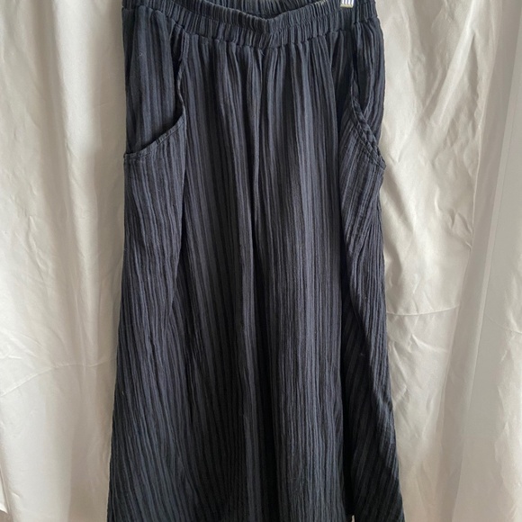 Curator SF, Fawn skirt, faded black stripe, Medium - Picture 7 of 8